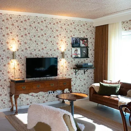 Boutique Living By The Sea *